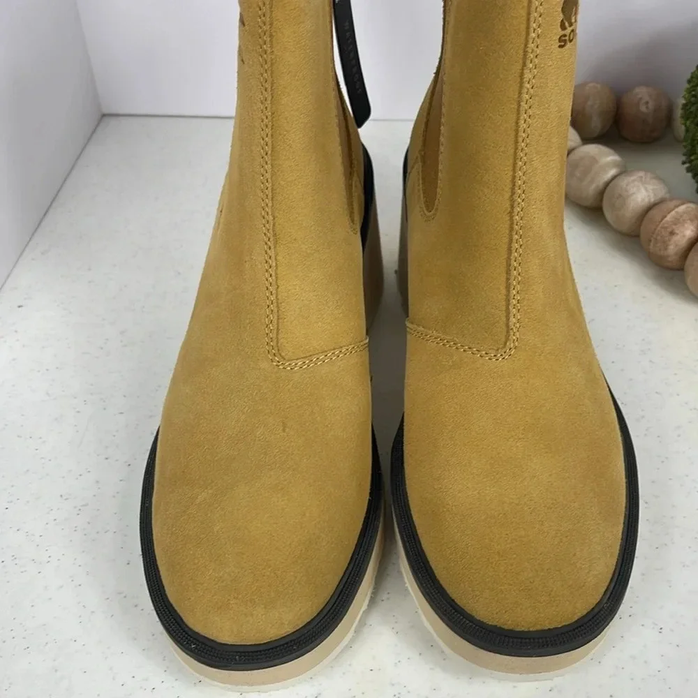 Sorel Hi Line Chelsea Heels Boots Booties Sz 10 Color/ Geo Yellow Jet
